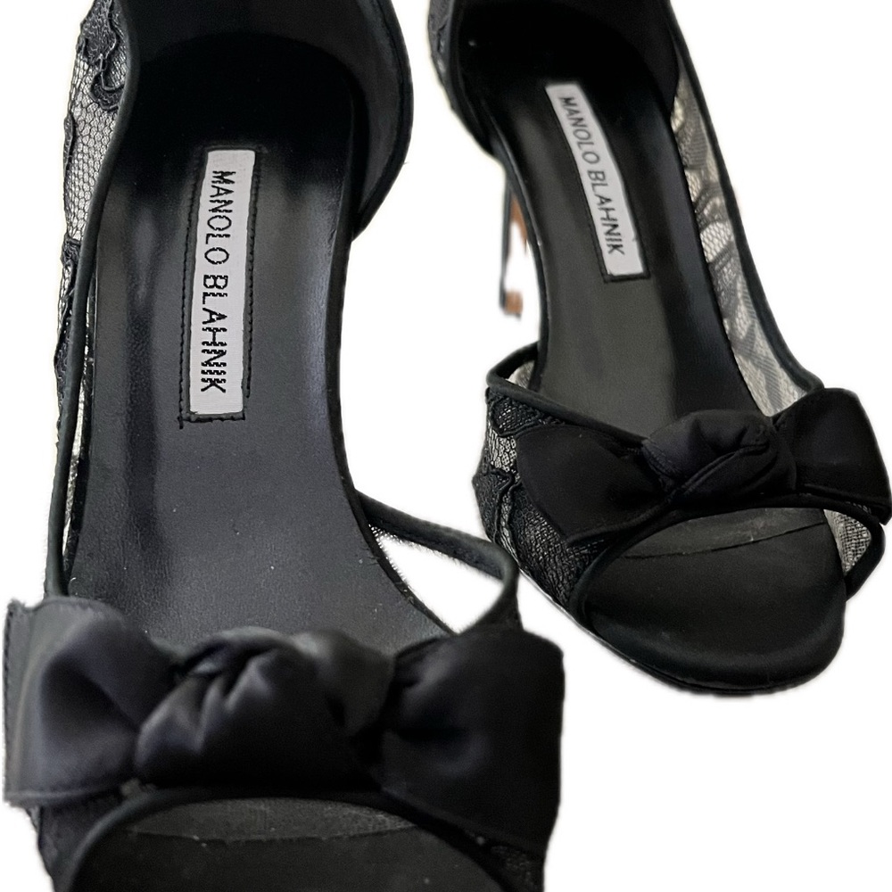 Manolo Blahnik Black Sandals. Size 36